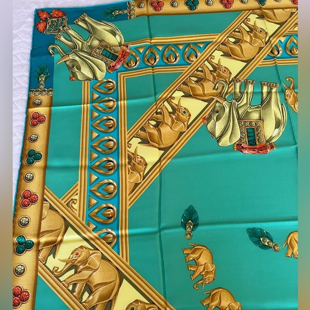 Cartier Silk Scarf Parade des Elephants Rare Vintage 1980’s-1990 - Picture 14 of 17